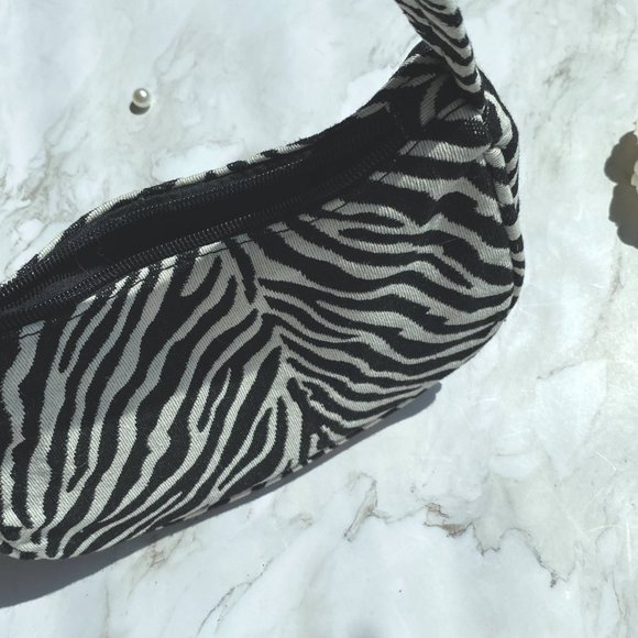Hc Boutique Women's Black & White Zebra Striped Shoulder Bag - Picture 4 of 5